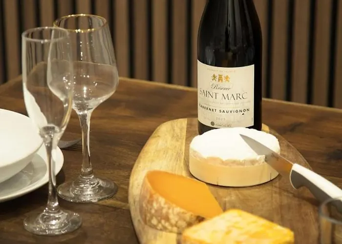 Thebluestay 99 - In The Heart Of Paris