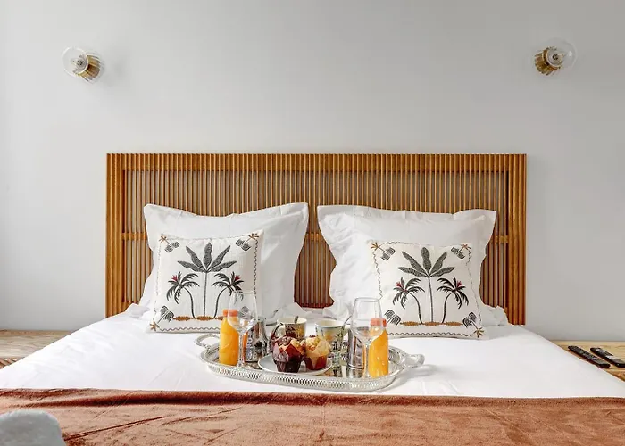 Thebluestay 99 - In The Heart Of Paris